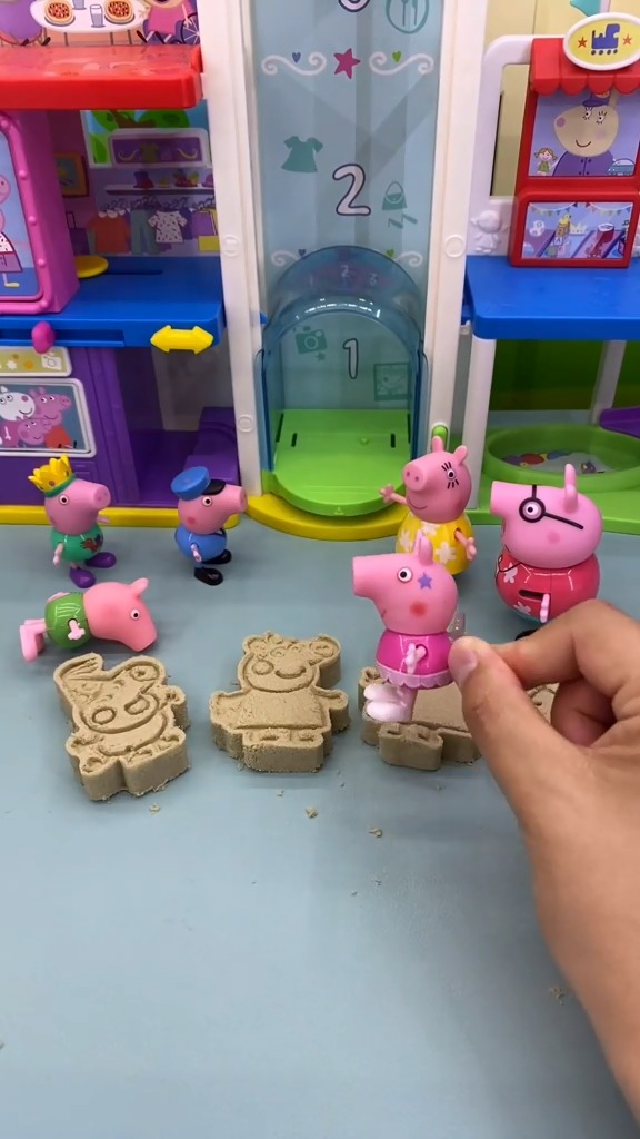 小猪佩奇玩具故事#小猪佩奇#儿童玩具 
