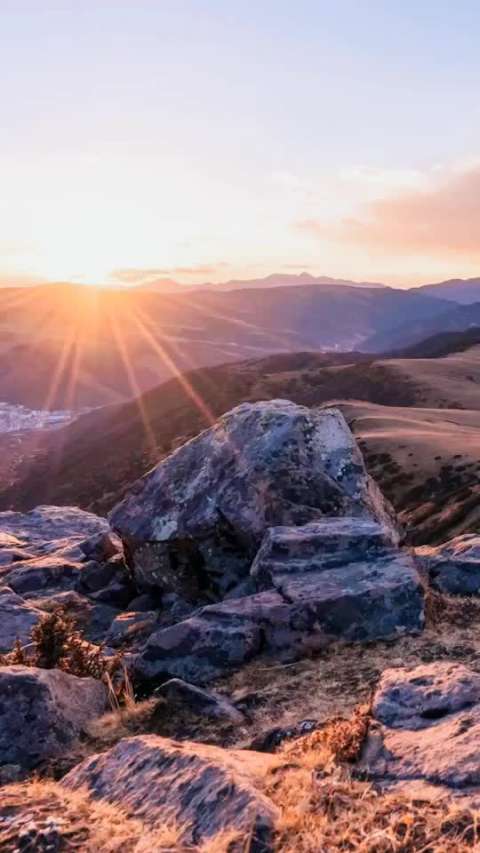 高山、河流、草地、日出日落,领略大自然的神奇美景!