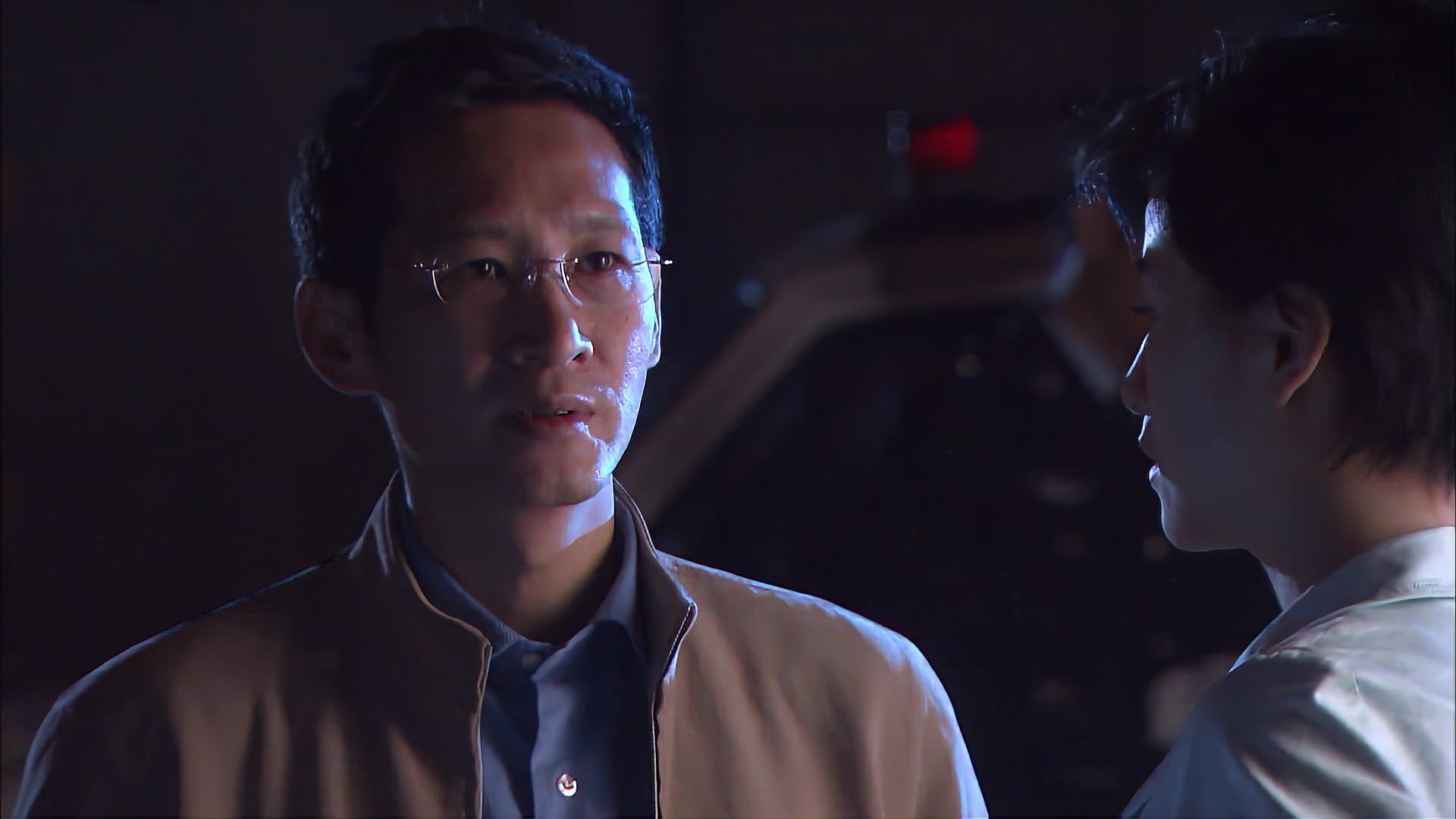 现场铁证:出租车司机被刺杀,流血过多而亡,吓坏了拦车的乘客