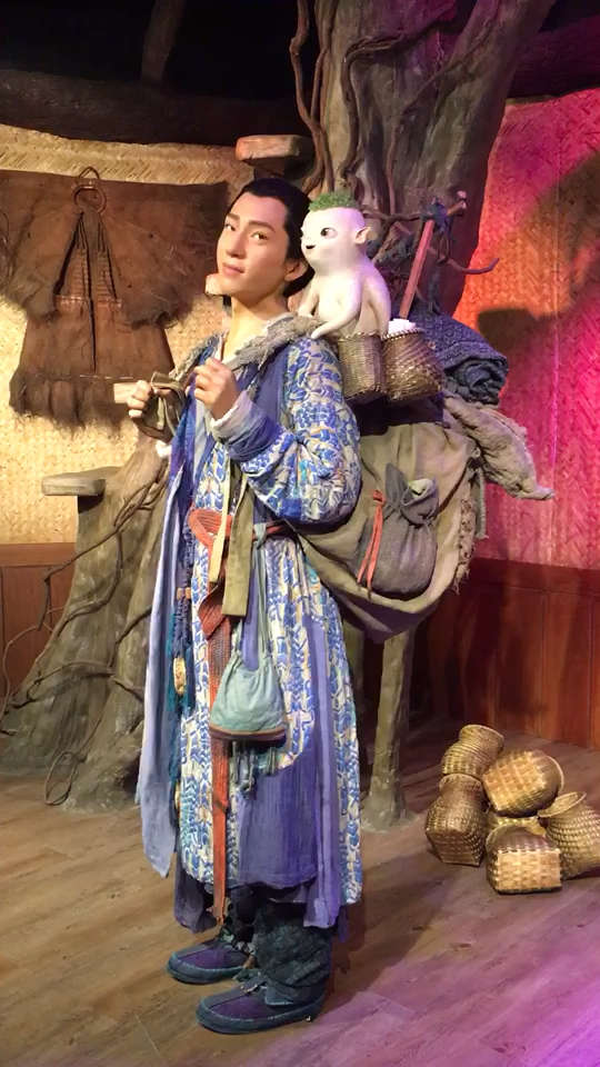 捉妖记2井柏然蜡像看起来怎么像房祖名啊