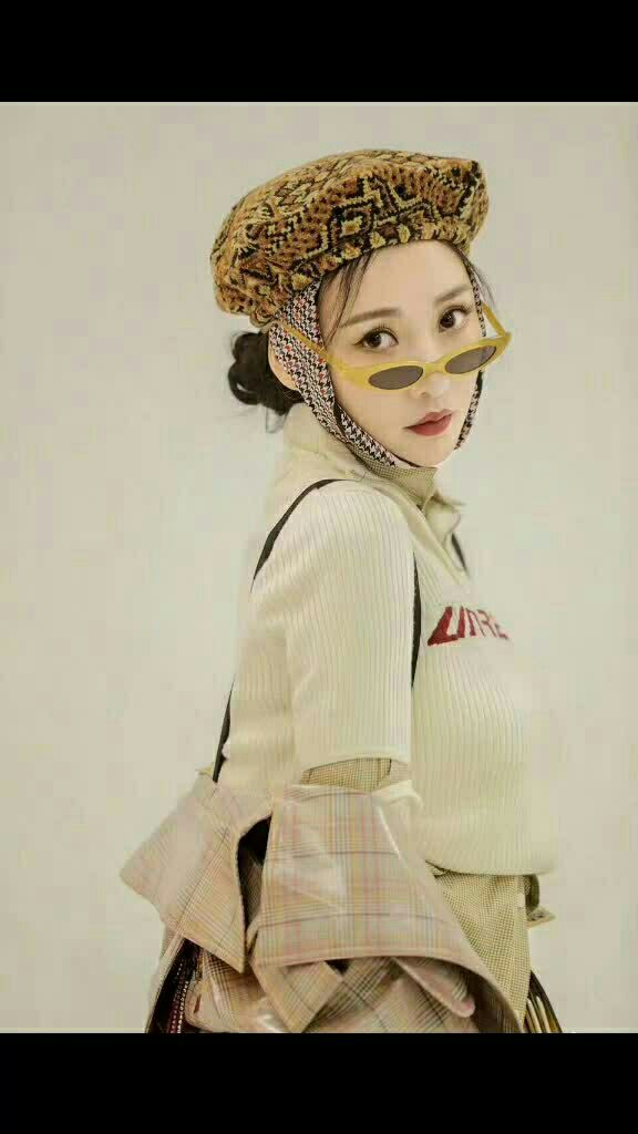  zuzu品牌护肤系列形象代言人  7815zuzu护肤女神在穿搭方面