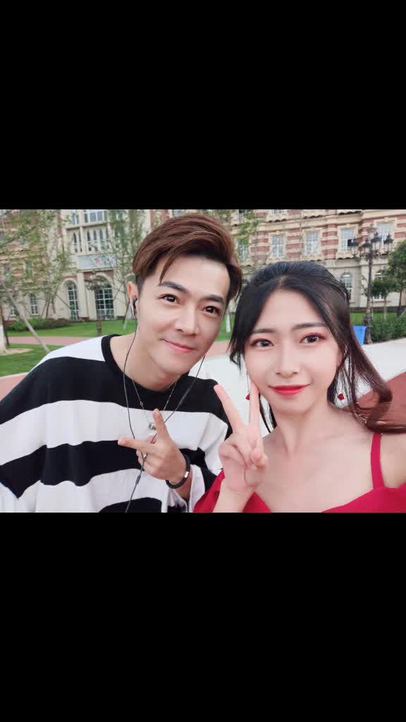 跟网红兔三岁合照