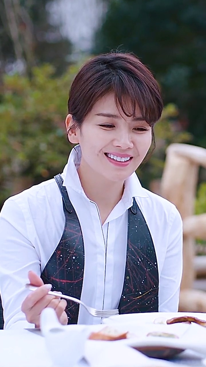 刘涛女神笑起来真的太美了@经纪人小微