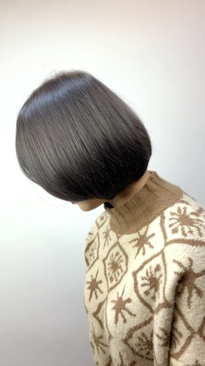 短发配铅笔灰发色