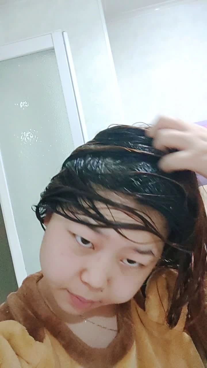 刚洗完头,我也不知道看啥,就看洗发水儿的清洁度吧98