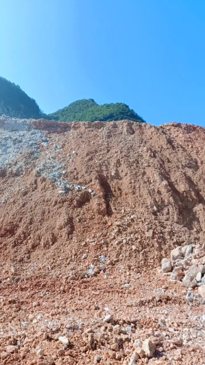 板茂大量土夹石免费赠送,土石比4:6,有需要的