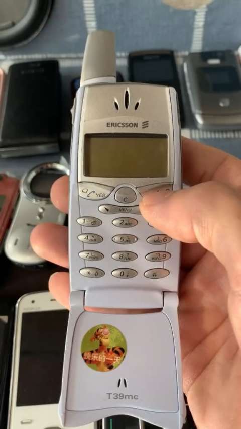 爱立信t39,还记着当年的广告词吗,回头便知,我心只有你.