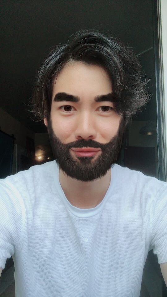 大胡子叔叔真好看(●70●)哈哈哈哈哈@{uid:1502349662339070,nick