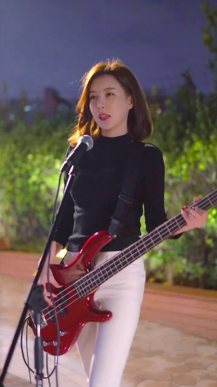 bebop女子组合,贝斯手智仁