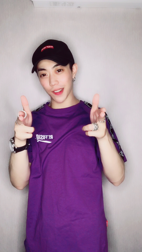 布瑞吉 歌名《蚂蚁》  简单的手势舞