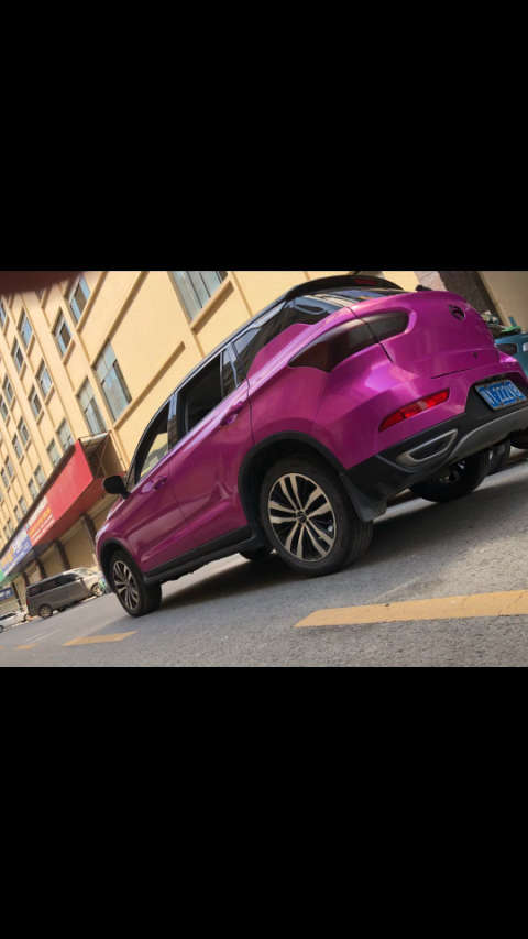 传祺gs4改色完工了,上身黑色悬浮顶,下身水晶玖红,完美可搭配