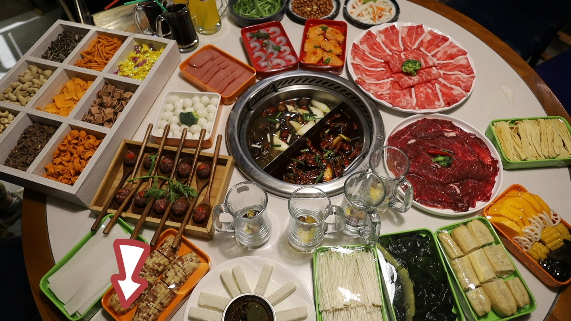 和田金鹰4楼伊尊宴火锅4-6人298套餐来袭