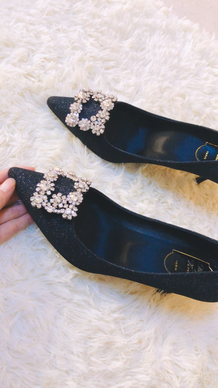 roger vivier  rv2018春款,鞋面进口格丽特,内里进口混种羊,垫脚真丝