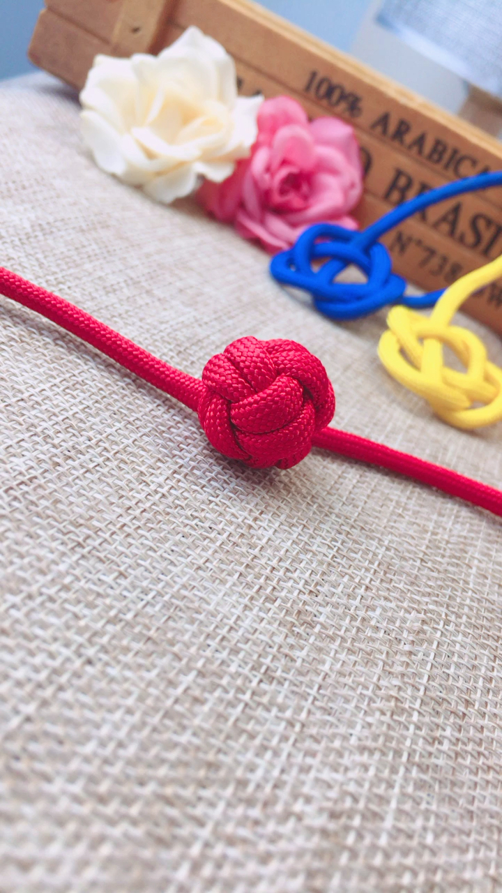 中国绳结装饰结,双钱结变钮扣环结,可做钮扣用.