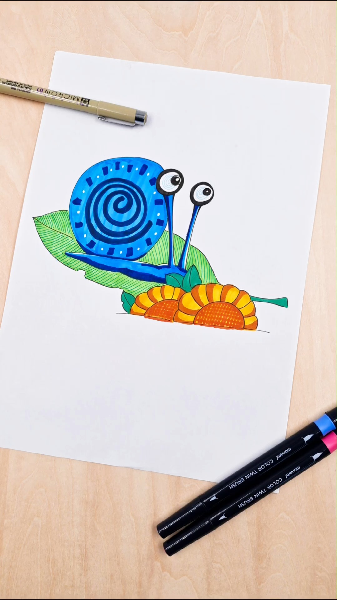 拿出我的彩笔就这样涂一涂,一只小蜗牛就画好啦#儿童简笔画