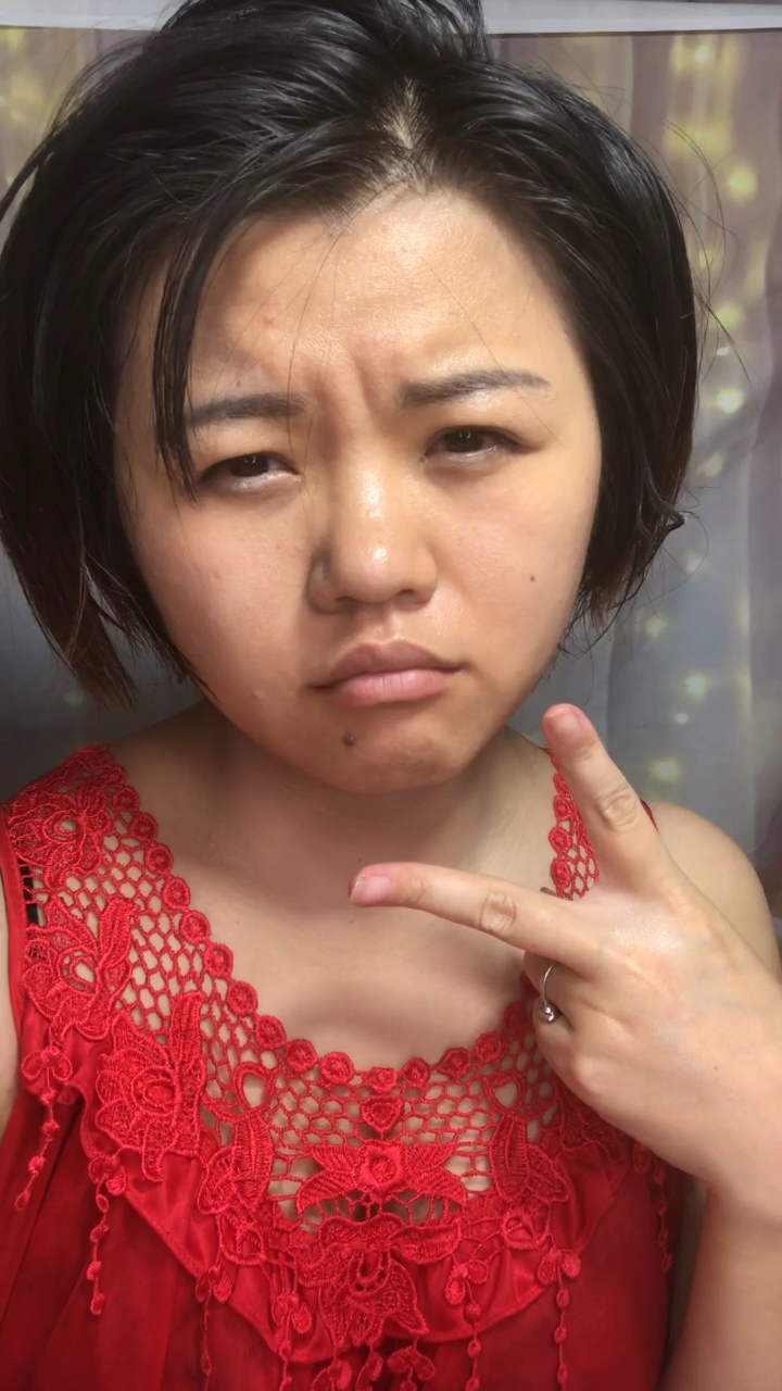 不化妆,丑的让人没法自拍