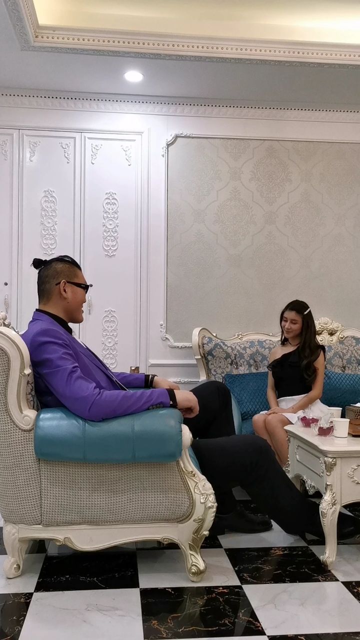 亞洲第一巨人張歡和李七喜的相親@{uid:1533719395058185,nick:�