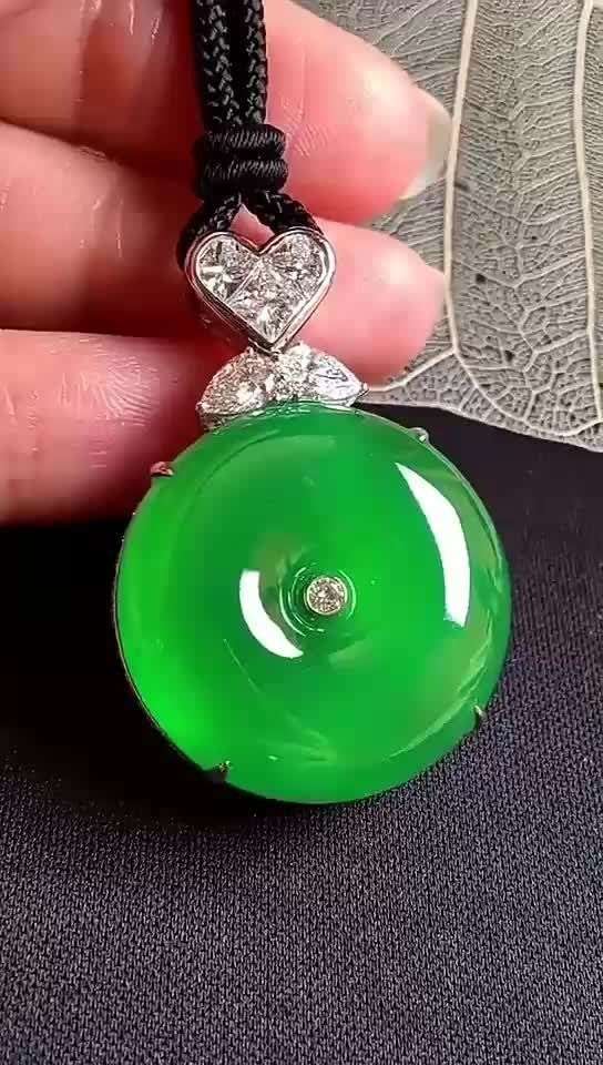 帝王绿翡翠平安扣