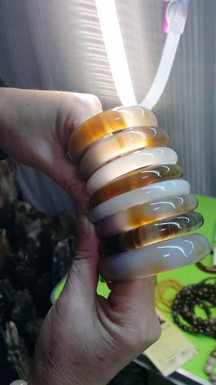 天然树化玉手镯美货