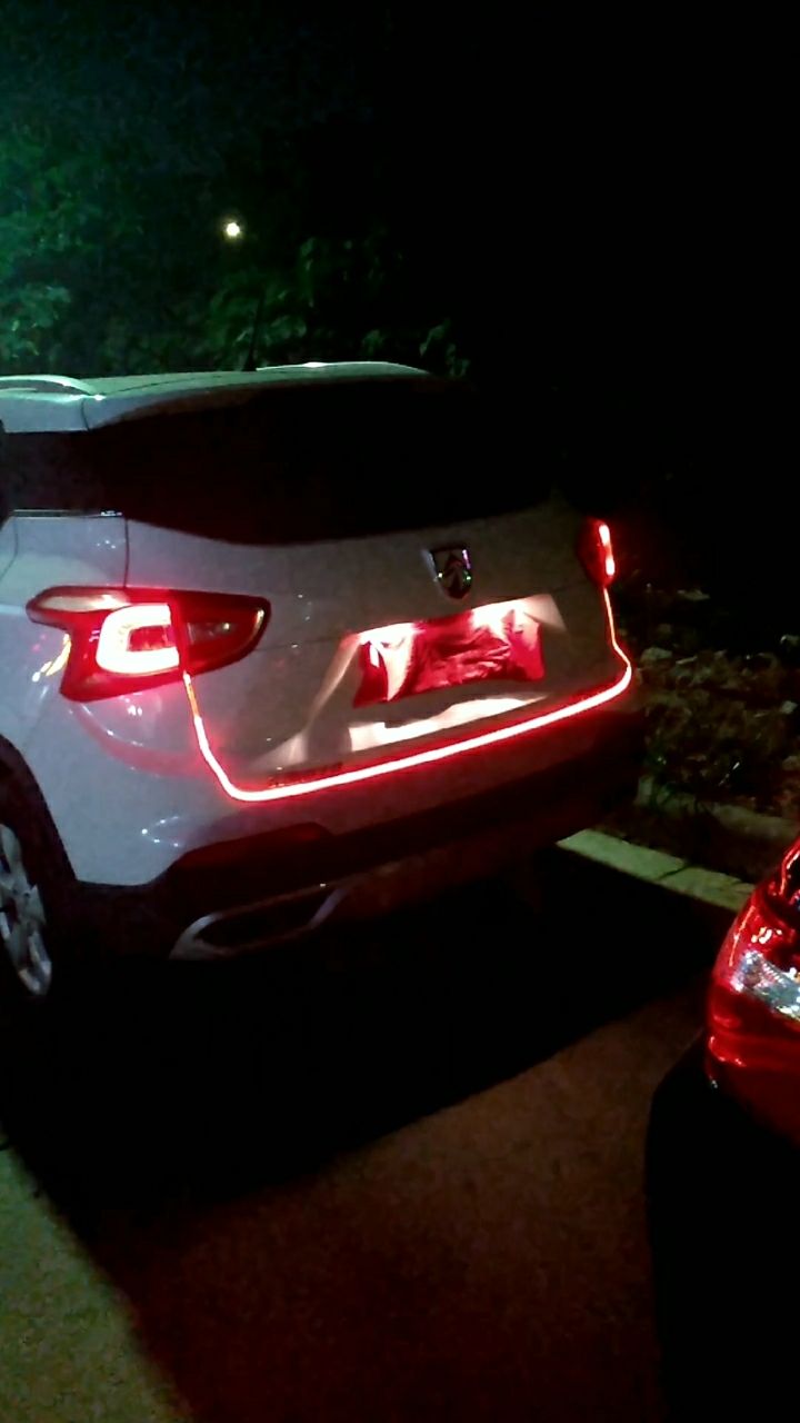 宝骏酷炫尾灯,夜间效果了解一下@{uid:1502349662339070,nick:�%