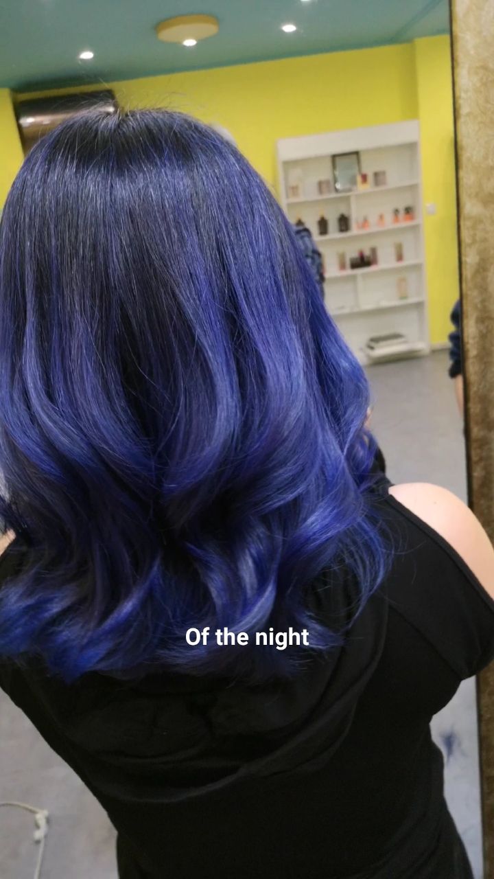 渐变蓝色巴黎画染