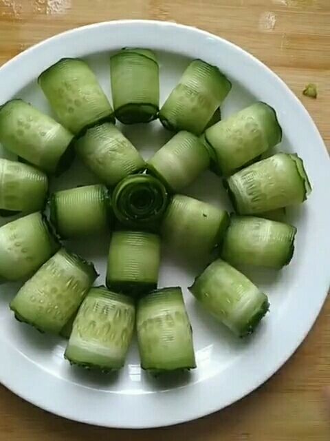 黄瓜的新的摆盘方法,味道还很棒