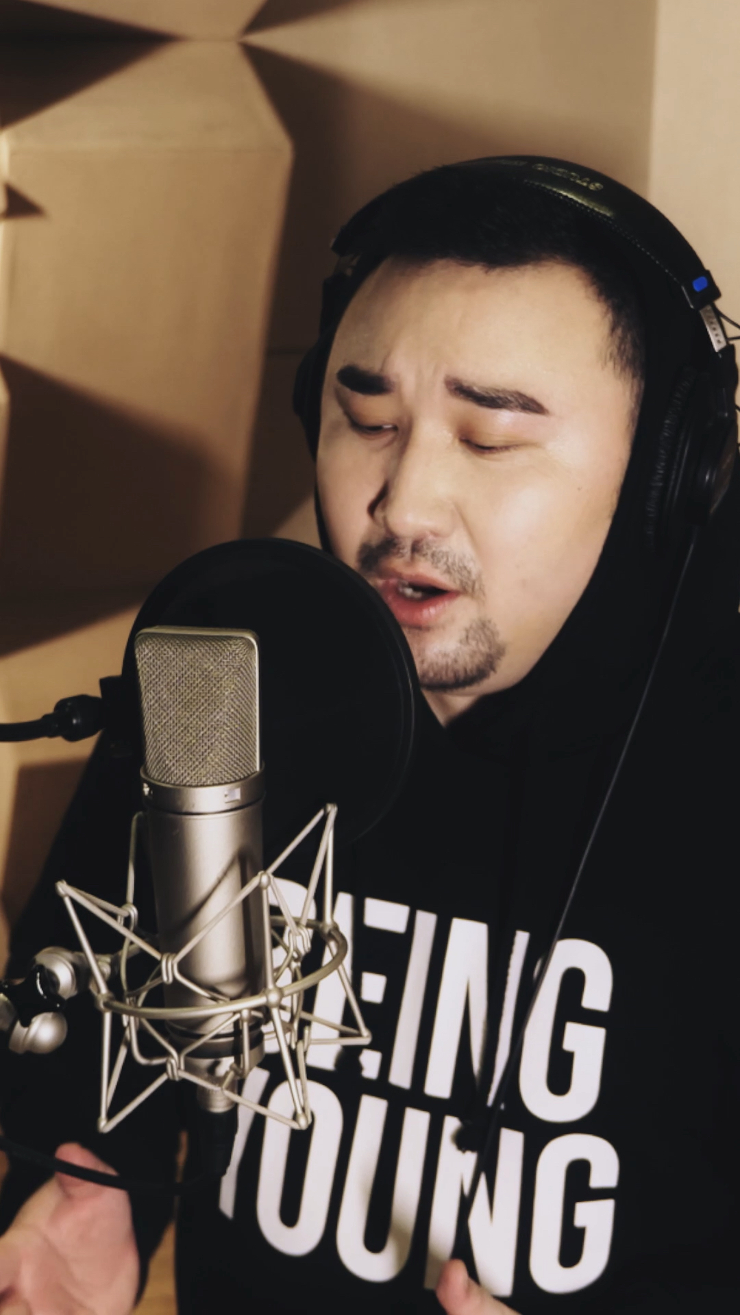 网络红人胖胖胖最新单曲《天造地设》,赶快把这首好听的情歌转给你心