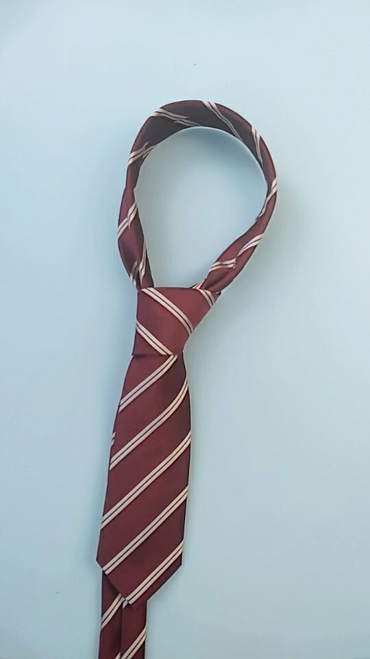 领带的平结系法  快速简单