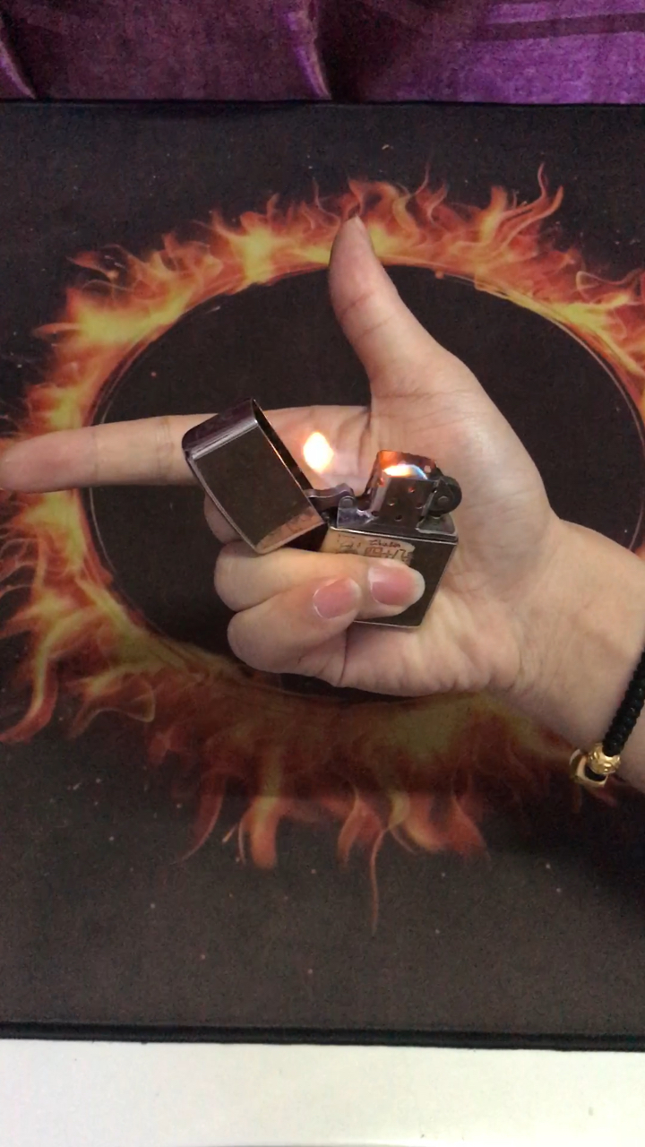 zippo花式点火教学,不一样的点火教学