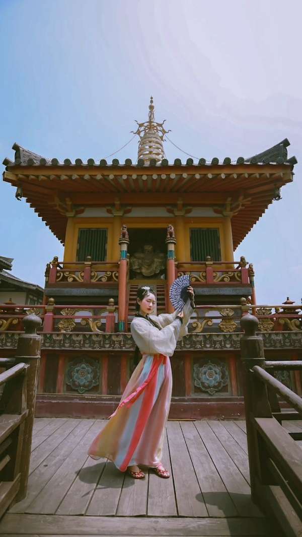 去唐城拍古装,就是美美哒