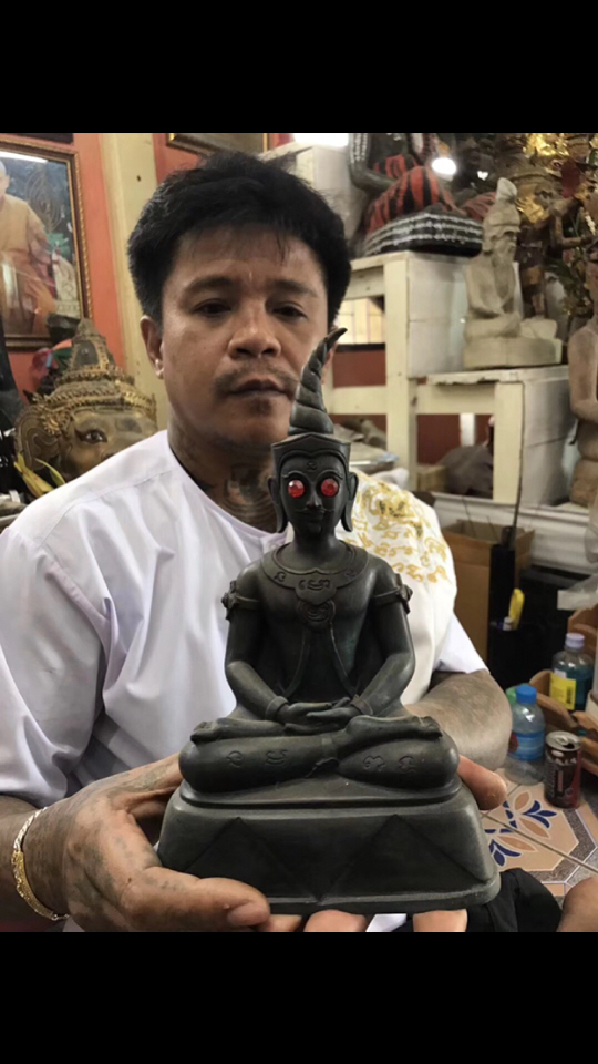 阿赞宋玉红眼拍婴,旺桃花和财运比较强悍的拍婴,可以摆放店铺让你生意