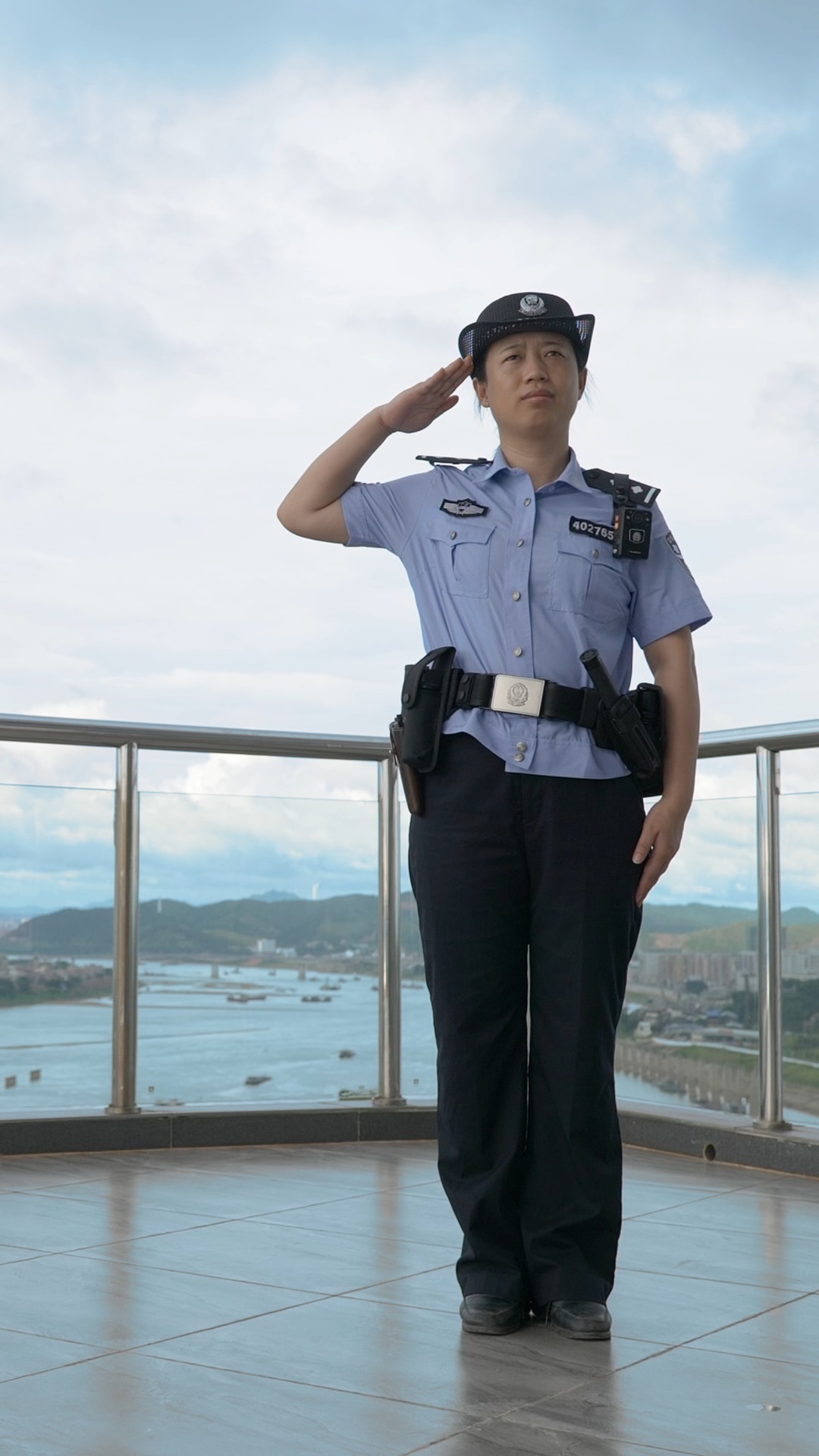 广西最美民警最美辅警 梧州廖秋平"破冰"专家