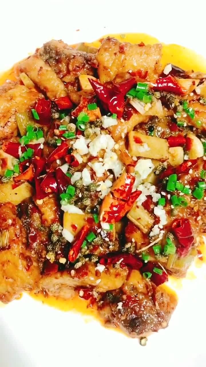 鲜香麻辣, 草鱼一般人群均可食用,尤其适宜虚劳,风虚头痛,肝阳上亢高