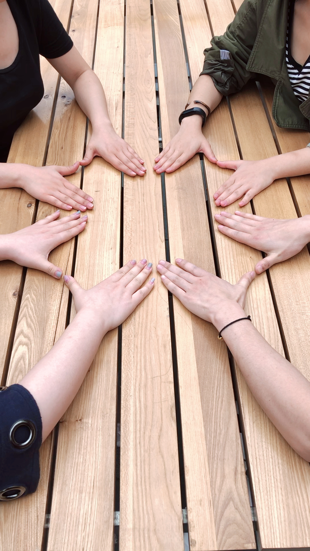 挑战8只手的拍手舞!不容易啊,台上10秒钟,台下10分钟~!