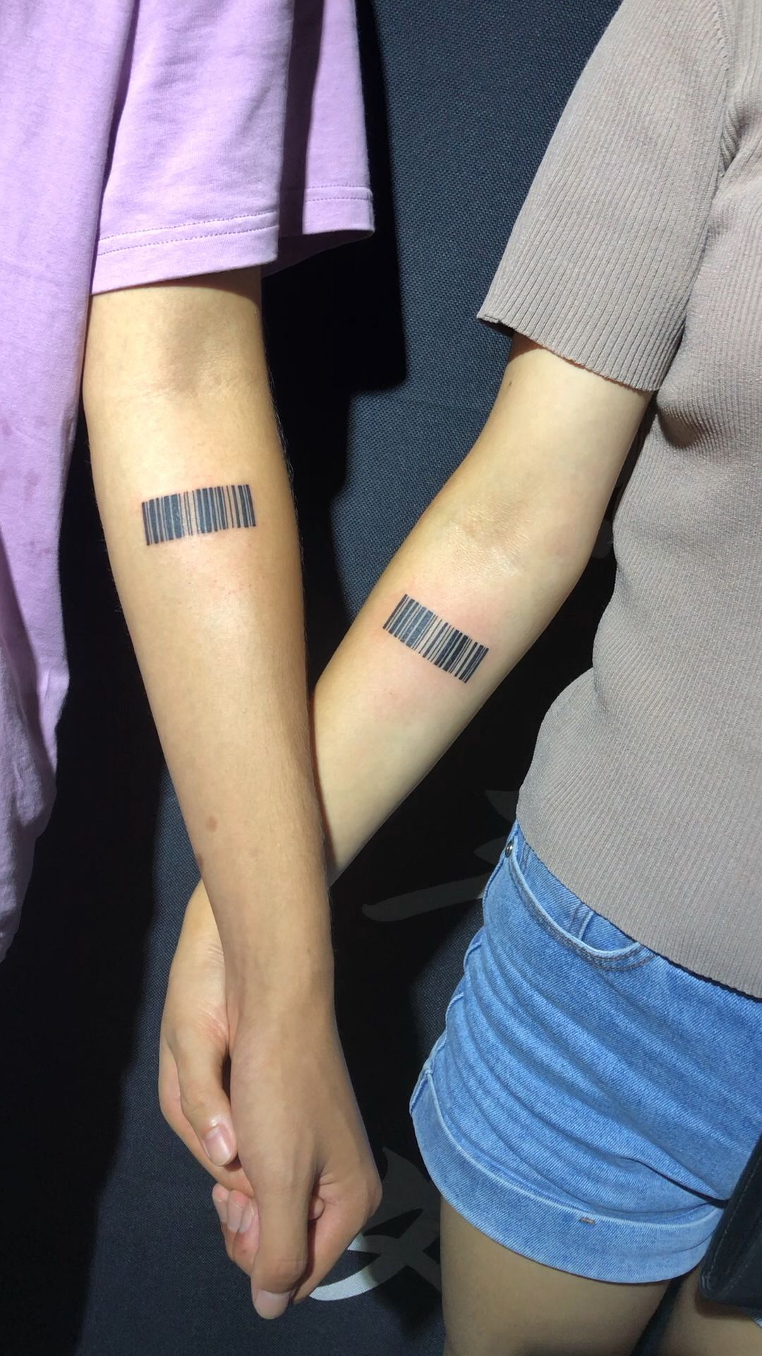 情侣纹身 规整的条形码