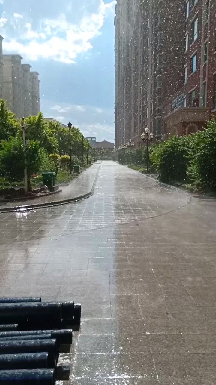 晴天下大雨!