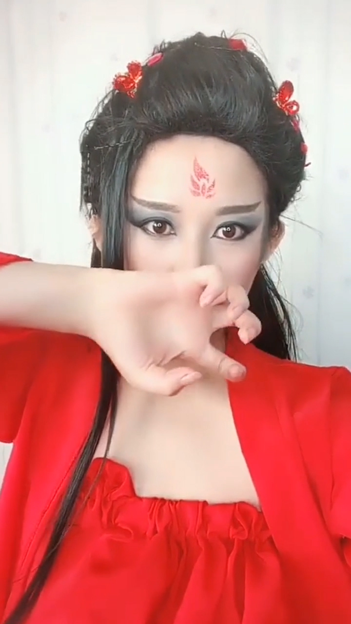 小姐姐仿妆花千骨,真是太像了