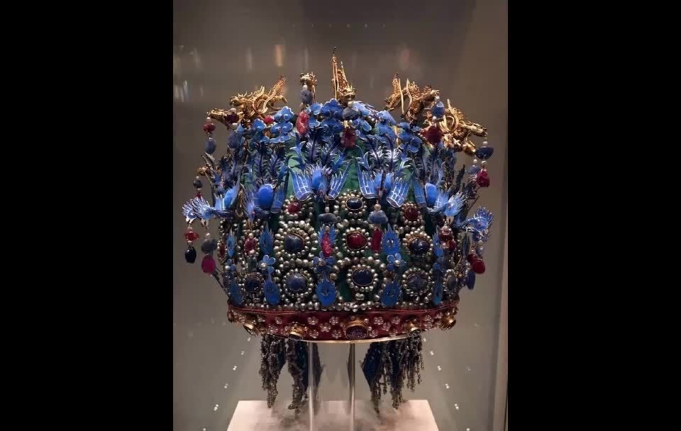 明 · 孝靖皇后凤冠丨1957年在北京市昌平县定陵出土,目前收藏在中国