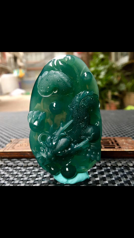 神龙护主__蓝水龙牌.雕刻威武生动.栩栩如生 完美 尺寸:75.6-45.7-16.