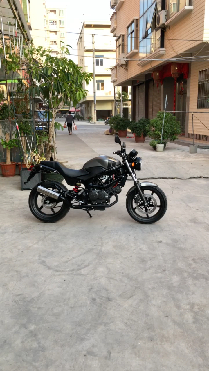 本田vtr250 2015年 五代 国外改装森协排气 采用249cc水冷4循环v型2