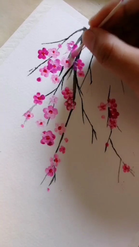 第一次尝试棉签画桃花这种画风,希望大家赏赏脸,将就看一下