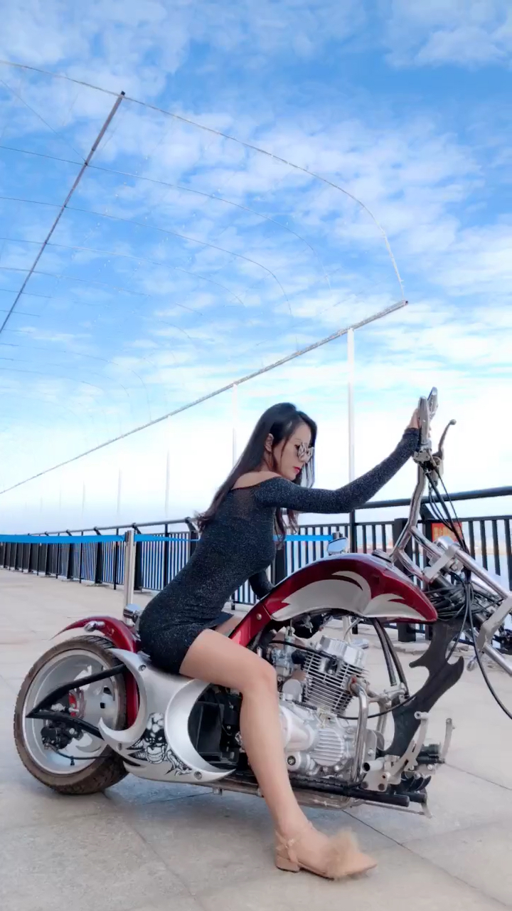 文儿摩托摇走起9399