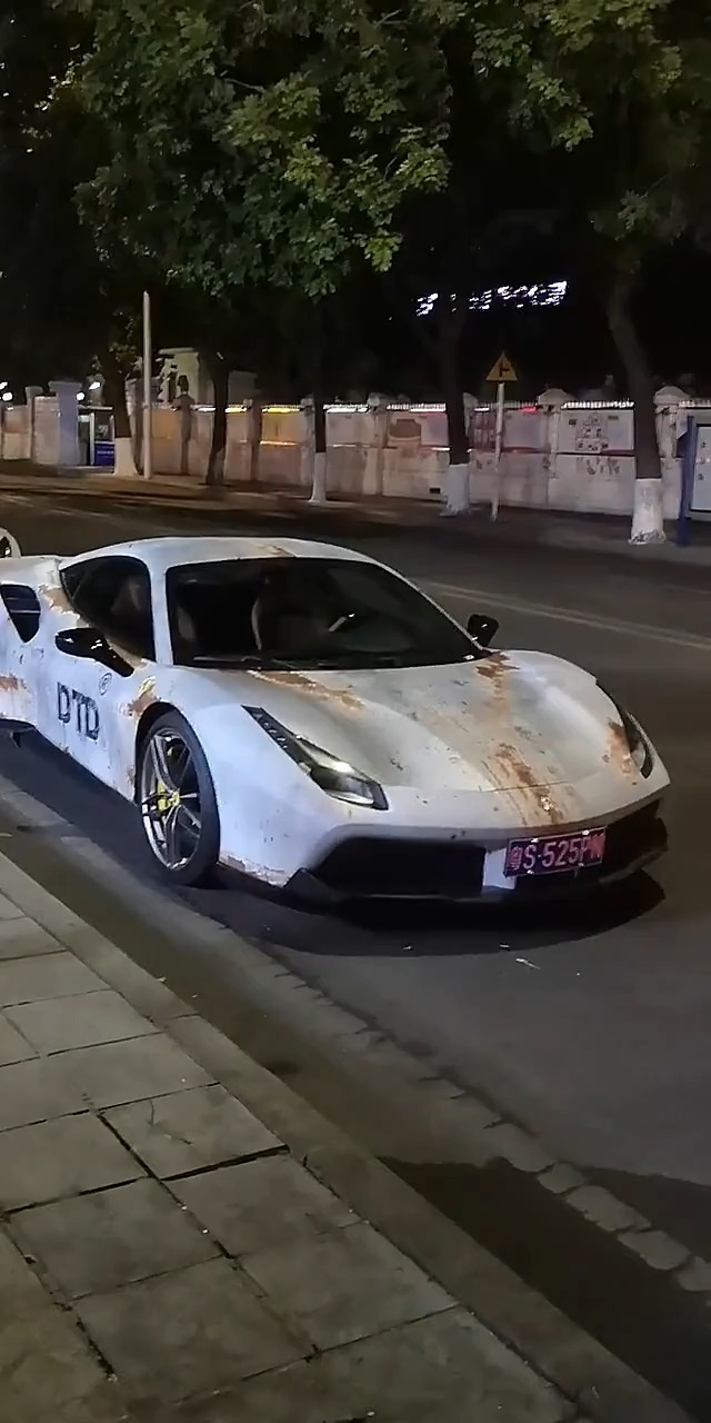 广东随便一个城市都停有豪车