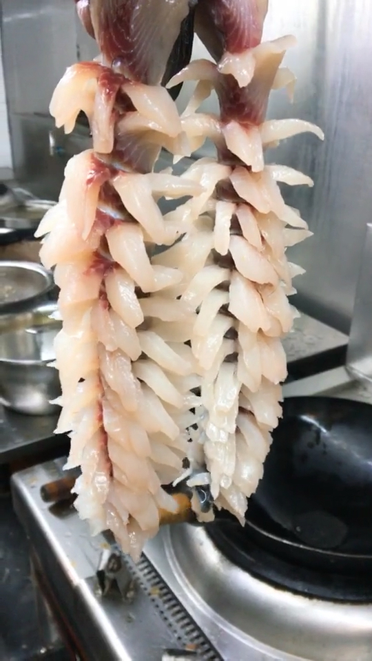 松鼠鱼的改刀技巧与方法