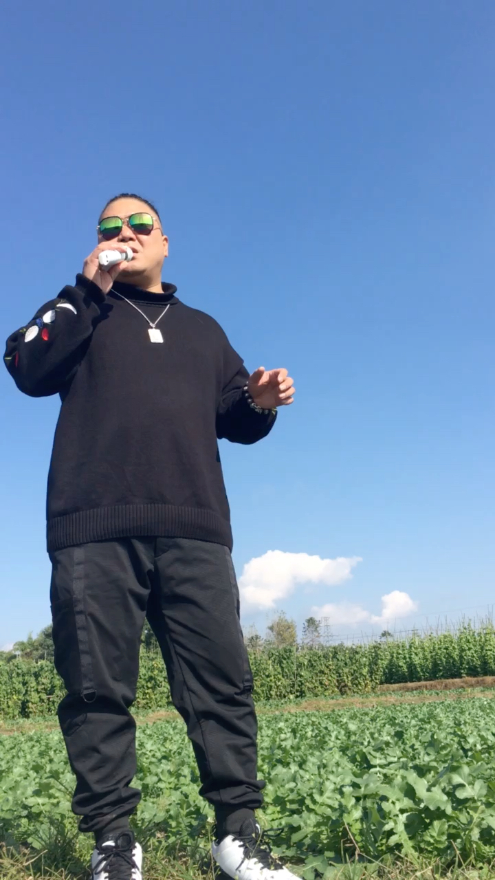 等你等了那么久:网络歌手阿刚