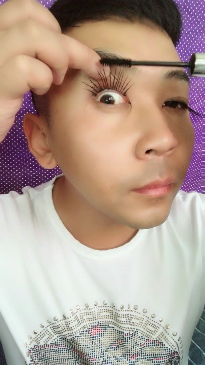 真闹挺989898为什么都要说是假睫毛 仔细看看好不好每根都是刷