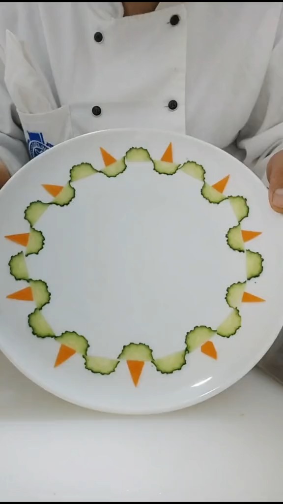 酒店简单盘饰围边