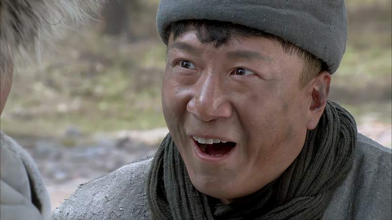 二炮手:张三害小寡妇被揍,立马急眼要找她,指导员给他出馊主意军旅