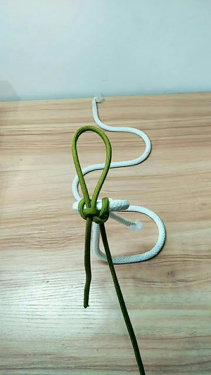 马贼索也叫牧童结,易结易解常用于临时拴住马,牛羊等.