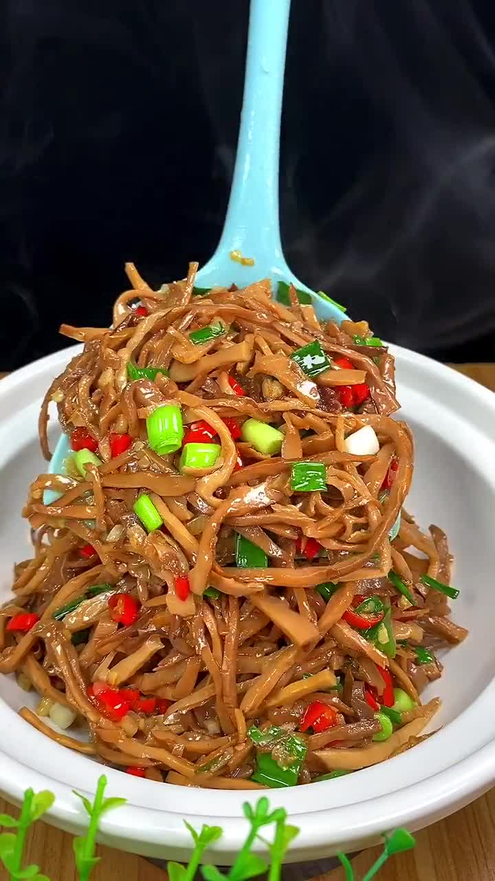 在家做干锅烟笋简单又方便,而且还实惠